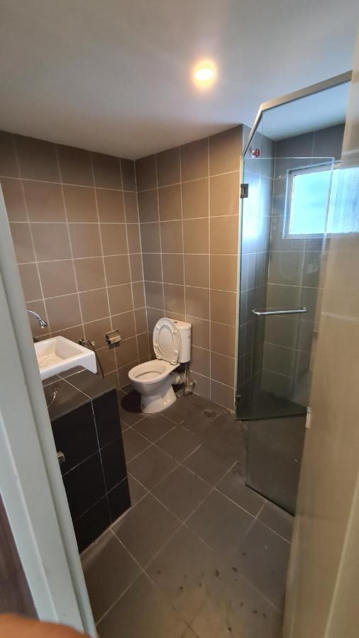 Aeropod Kk Corner Unit Near City And Airport 4 Pax Free Parking Kota Kinabalu Exterior foto