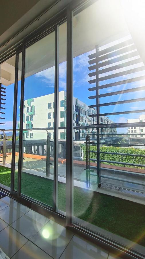 Aeropod Kk Corner Unit Near City And Airport 4 Pax Free Parking Kota Kinabalu Exterior foto